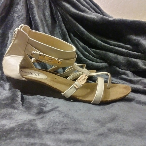 Sandals - Picture 2 of 3